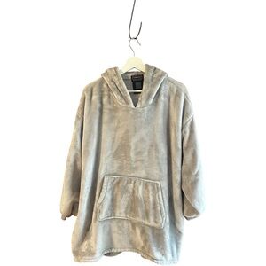 Throwzy by Marlo Lorenz Sz OS